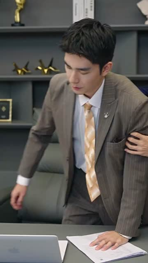 闪婚独宠:小师妹别吃了(85集) 闪婚独宠:小师妹别吃了(85集)一口气追完全集