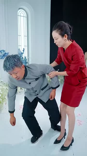 【断绝关系后养女哭着叫爸爸】82集短剧免费在线赏观