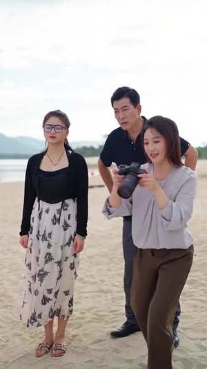 【再回首闪婚老同学竟是首富】65集短剧在线免费赏看