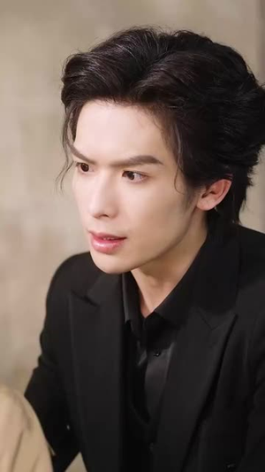 【竹马影帝总想官宣】100集短剧免费高清观看