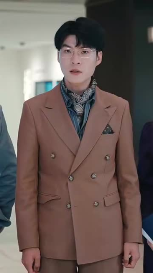 【女老板的复仇】33集免费短剧在线赏