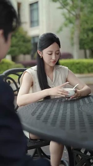 【离婚前败光渣夫家产】100集短剧免费在线赏