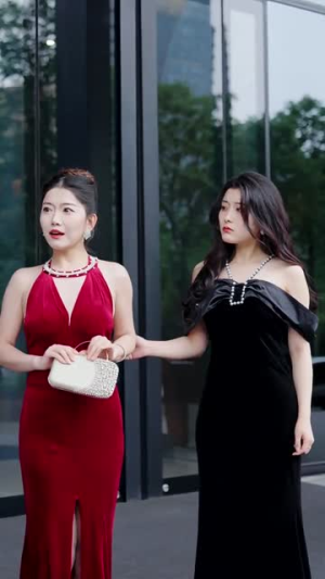 【离婚后，哥哥们送我十个男模】30集短剧免费在线乐赏