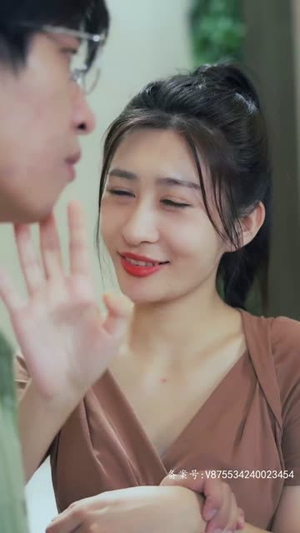 【我和房东的秘密，我的美女室友，这个房客不一般（合集）】在线免费看短剧全集48集