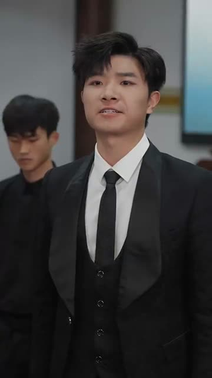 【锦衣而归我的国士身份被曝光】60集在线短剧免费全集赏看