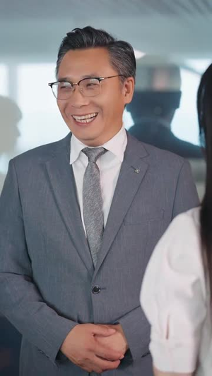 【闪婚后，发现萌娃奶爸是大佬】70集短剧在线免费全集观看