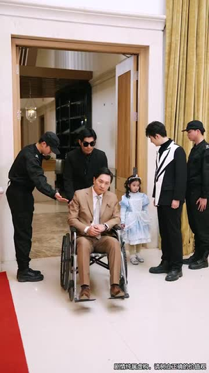 【丑小鸭路人甲哥哥们抱她回家】76集短剧免费全集观享