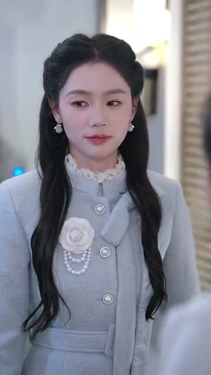 【余烬中的玫瑰】33集短剧免费全集览观