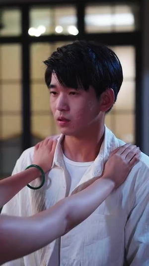 失恋逆袭，校花追我不放手 (80集) 古装热门短剧