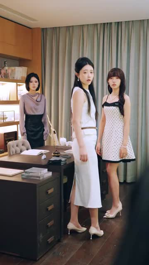 【穿越书中女主人设崩了】80集短剧免费全集在线赏