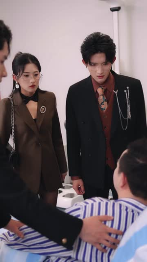 教父归来只手镇山河 (60集) 精彩短剧下载