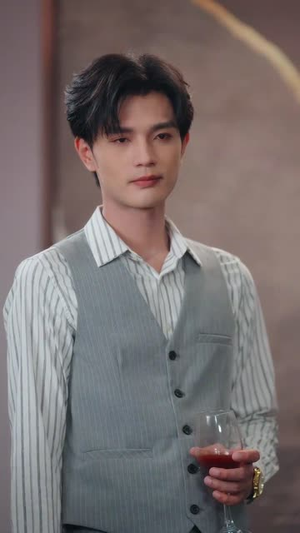 【玫瑰于灰烬中重绽】65集短剧免费在线全集观享