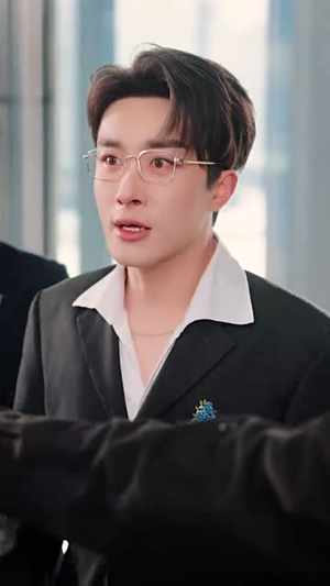 【荆棘玫瑰，以身入局】70集短剧全集网盘观享