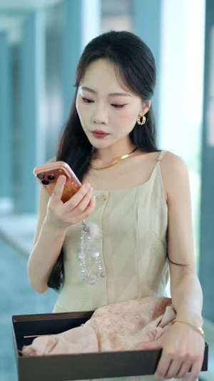 五十岁隐藏身份，我遇见真爱（69集）全集免费观看